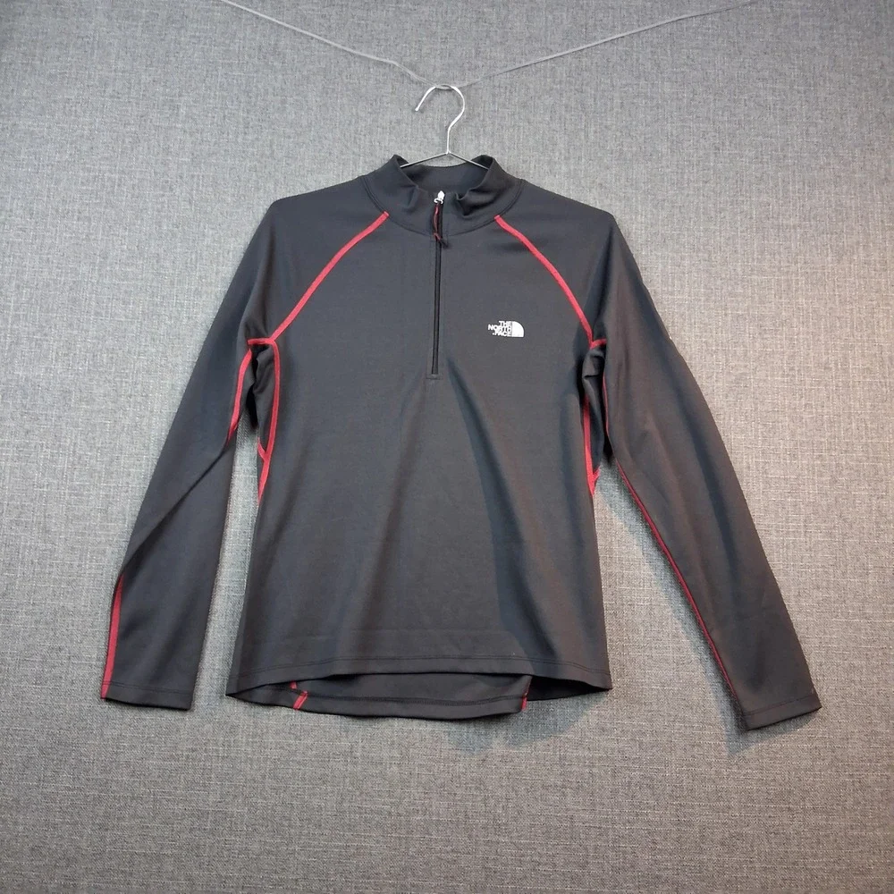 The North Face Mens Quarter Zip Performance Top Gray Red Contrast Stitching